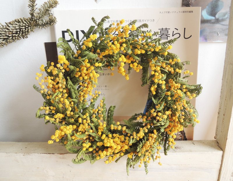微甜‧圈 手作 季節限定 森林風景 春日風景 金合歡 ミモザ mimosa 花圈 大花圈 牆上花圈 - 擺飾/家飾品 - 其他材質 黃色
