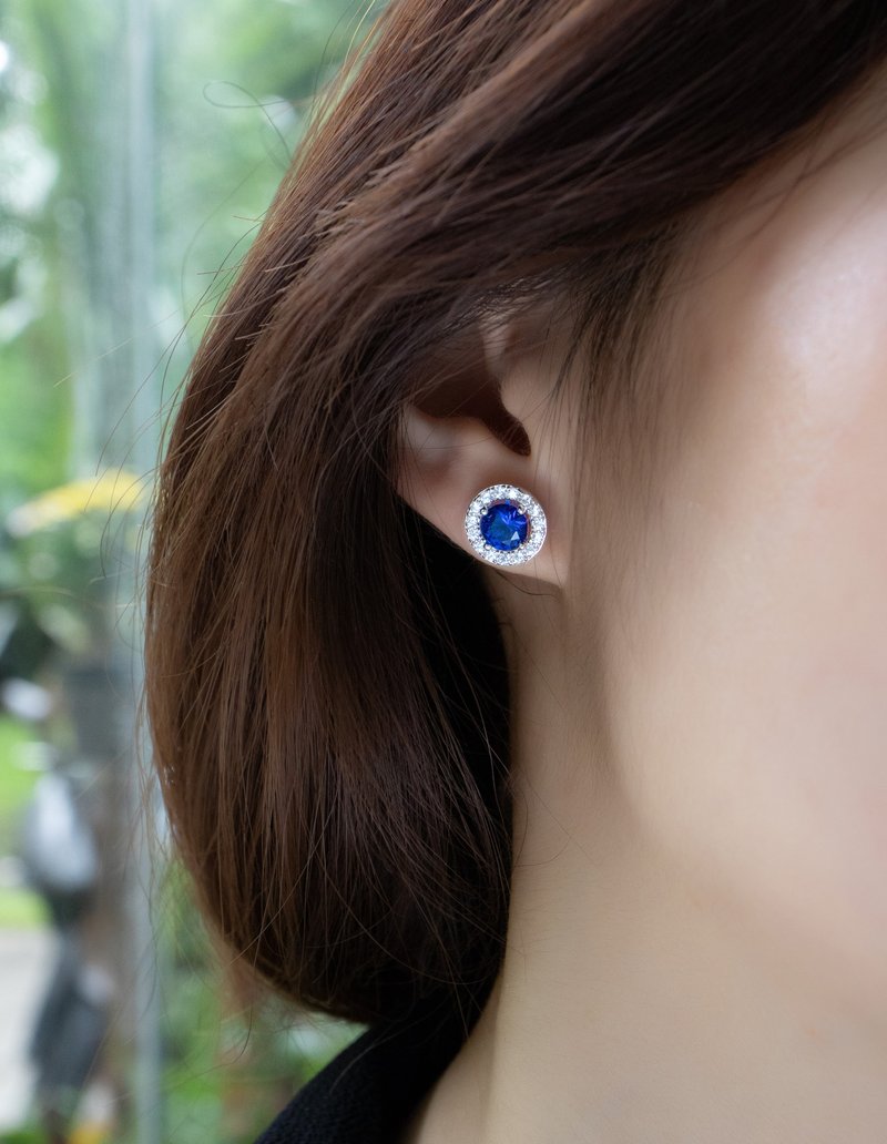 Classic Luxurios Royal Blue Diamond Earrings - ต่างหู - เครื่องประดับพลอย สีน้ำเงิน