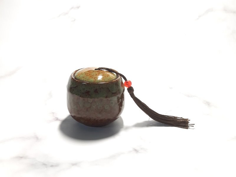 Antique Small Clay Pot Moisture-Proof Lid Tea Pot Storage Jar / Lanting Green - อื่นๆ - ดินเผา สีเขียว