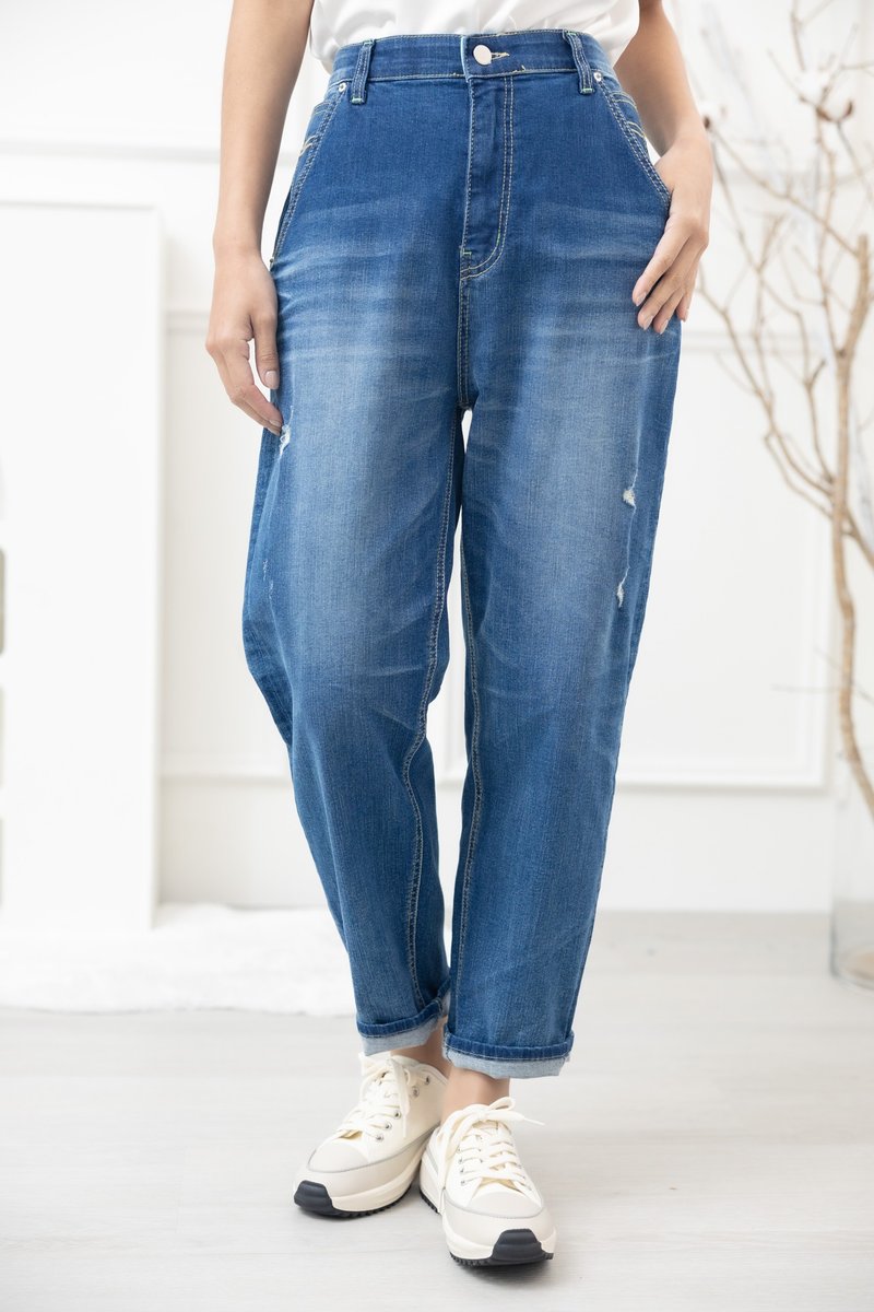 スタッズ付きダメージスキニージーンズ ブルー - パンツ レディース - その他の素材 ブルー