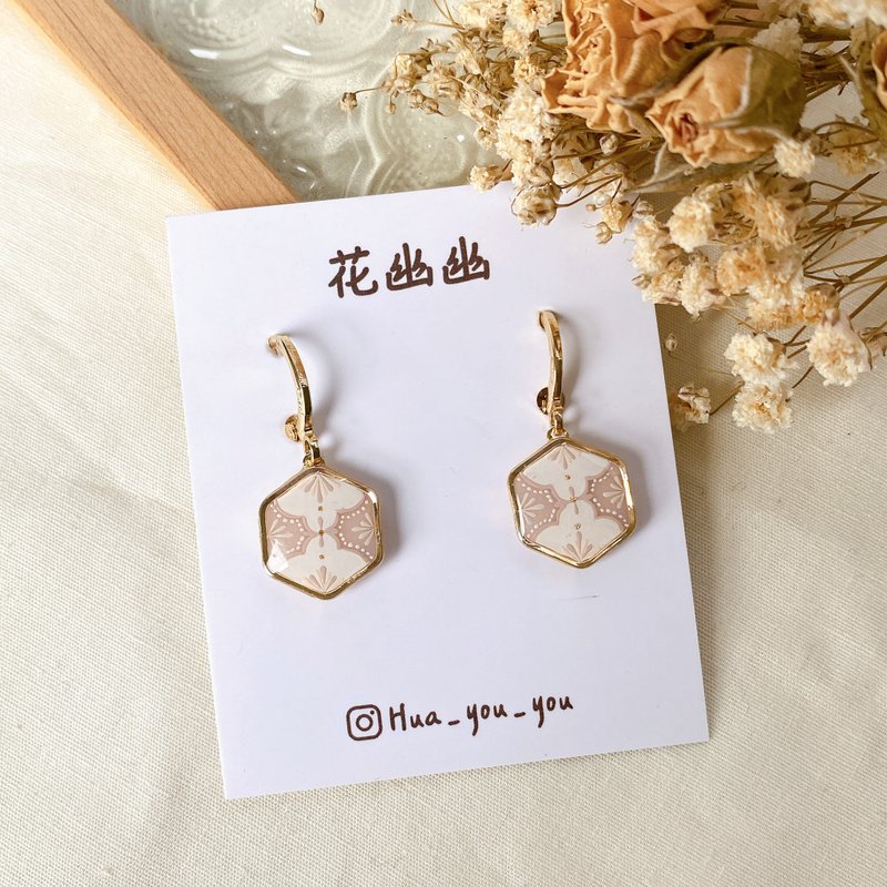 Hand-painted tile earrings warm handmade jewelry ear hoop type s925 silver ear needle Clip-On - Earrings & Clip-ons - Resin Pink