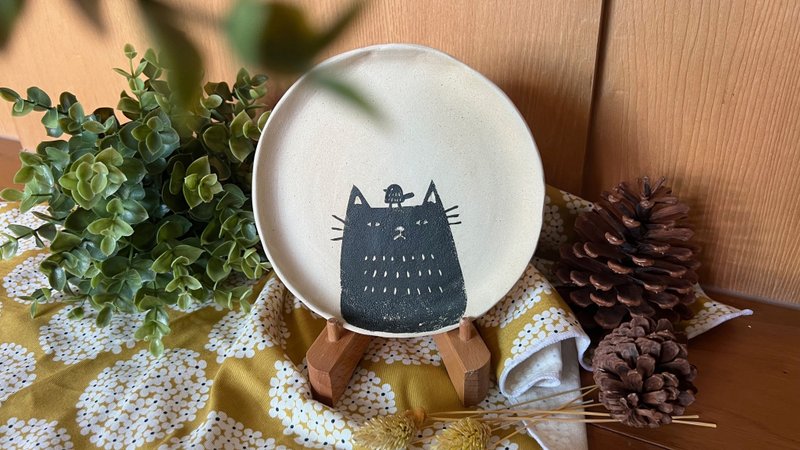 Handmade Cat Plate - Little Bird Meow White Plate - จานและถาด - ดินเผา ขาว