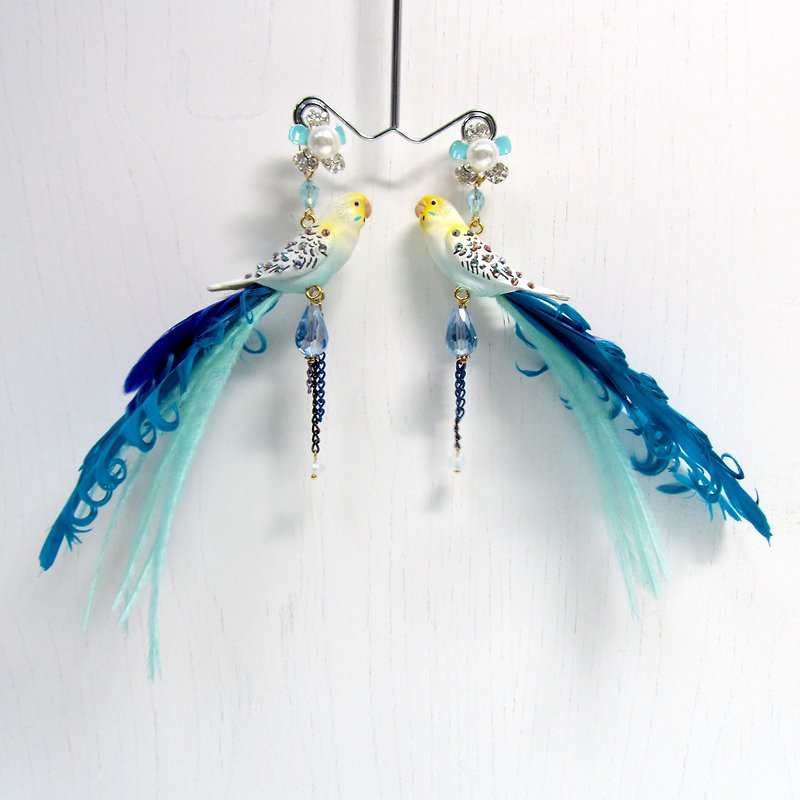 TIMBEE LO long tail feather bird earrings handmade single sale - Earrings & Clip-ons - Plastic Multicolor