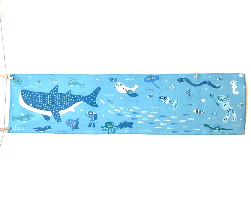 Lonely Planet Sports Towel-Whale Shark Diving-Made after ordering-No return accepted - ชุดกีฬาผู้หญิง - เส้นใยสังเคราะห์ สีน้ำเงิน