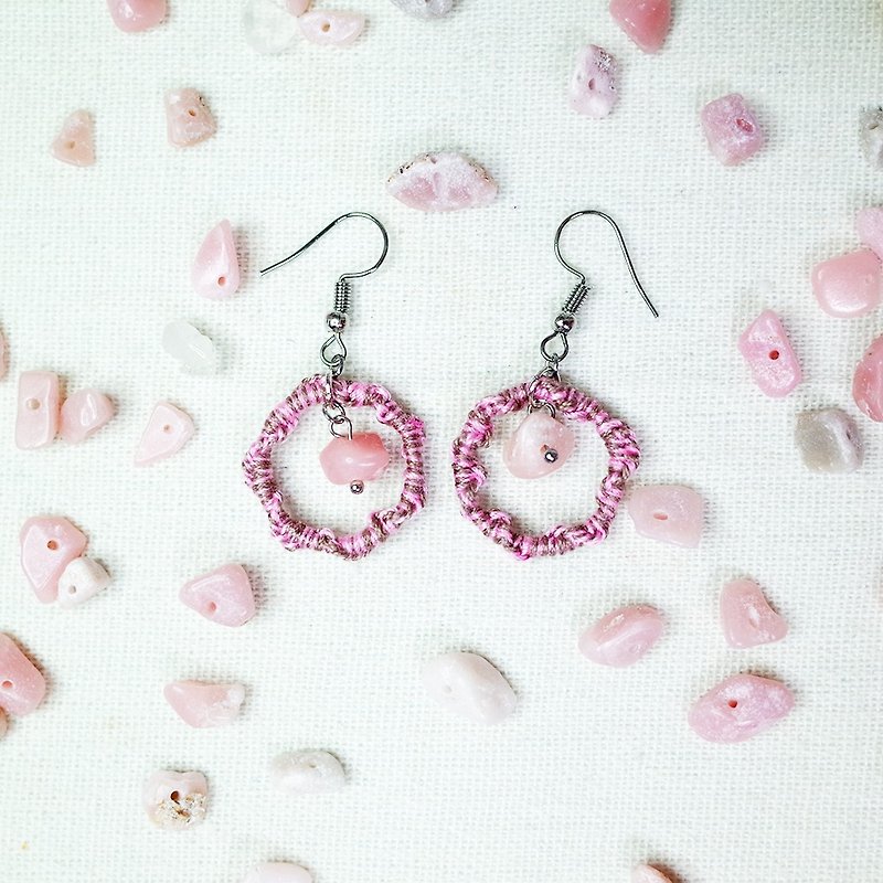 Hand-knitted earrings Mahua Sakura pink opal Clip-On/ear hook - ต่างหู - งานปัก สึชมพู