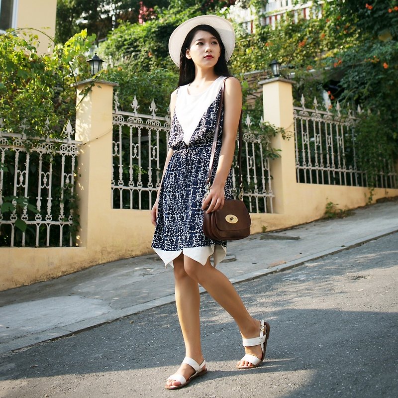 陳庭妮Caiyunzhinanオリジナルデザイン2016夏の新しい女性のラウンドネックノースリーブのドレスの裾トライアングルドレス - ワンピース - コットン・麻 ブルー