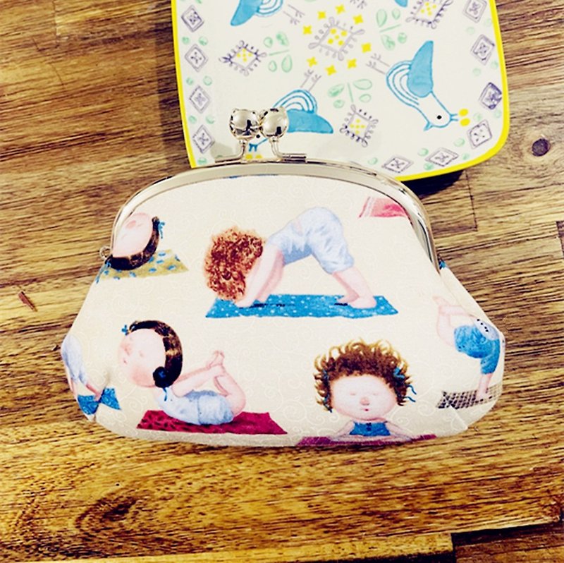 Sunshine Alley-Handmade Happy Temperature Stress Relief Cute Yoga Girl Mother's Mouth Gold Bag Coin Purse - Coin Purses - Cotton & Hemp 
