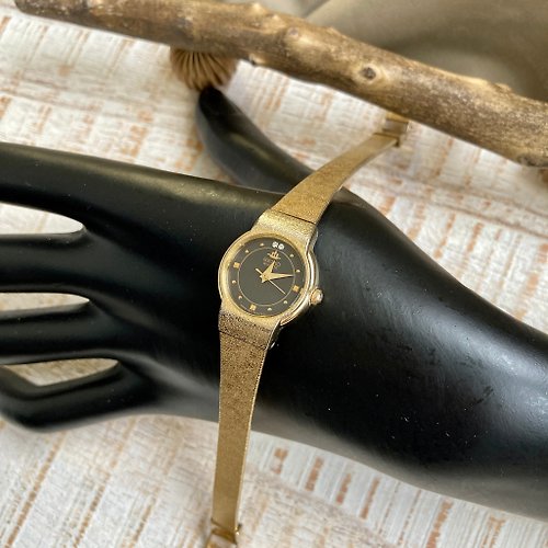 一J Studio ≡ vintage ≡ SEIKO 金色圓錶殼 黑沙金線錶盤 水鑽時標 手工錶帶 古董錶