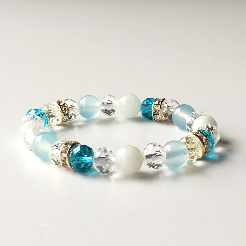 Aquamarine and Sea Blue Chalcedony Bracelet Blue when you want to be gentle - Bracelets - Gemstone Blue