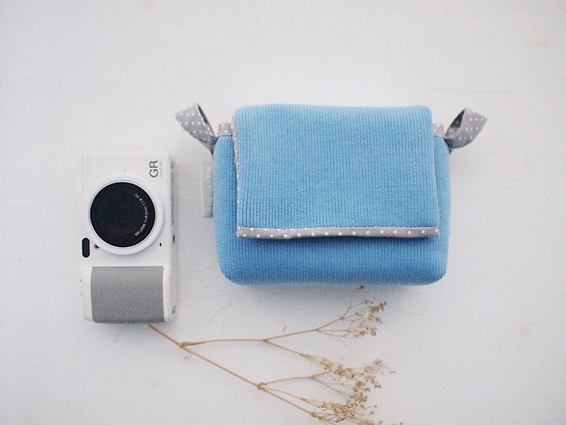 Plain simple movable buckle zipper camera bag-water blue + gray dots (monocular/type monocular/power bank) - กระเป๋ากล้อง - ผ้าฝ้าย/ผ้าลินิน สีน้ำเงิน
