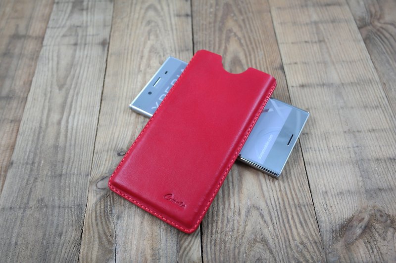APEE leather handmade ~ plastic phone holster ~ plain red ~ (Sony XZ Premium) - อื่นๆ - หนังแท้ สีแดง