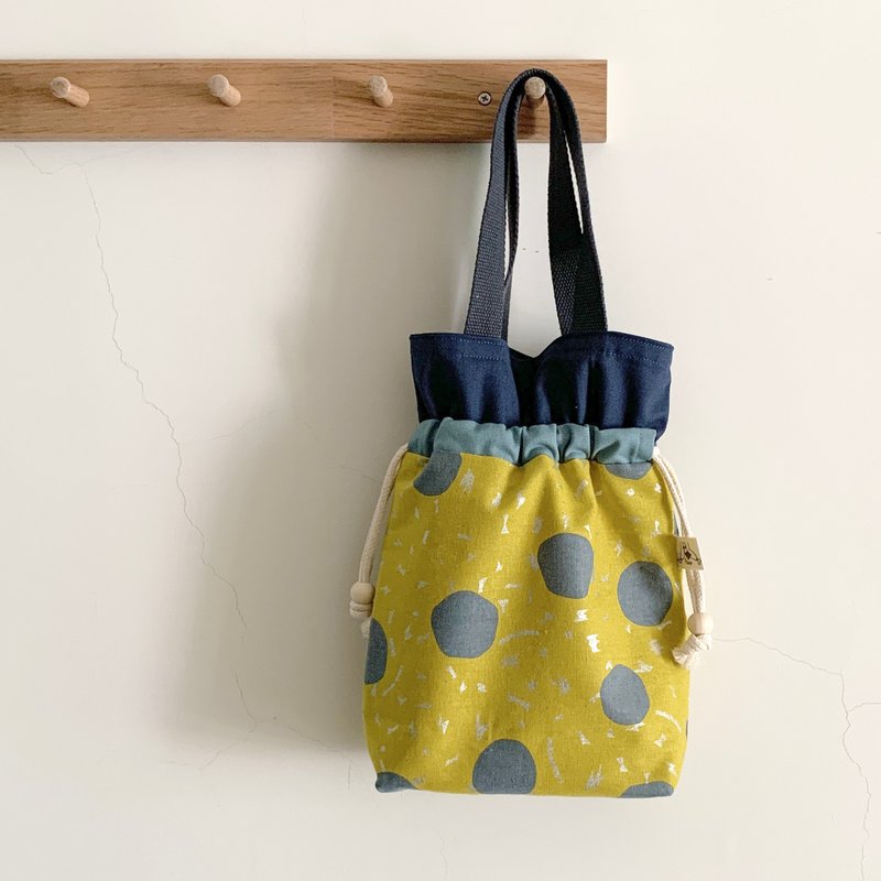 【River】Beam Portable Portable Bag (Middle)/Japanese Fabric/Hot Silver Dot/Yellow - กระเป๋าถือ - ผ้าฝ้าย/ผ้าลินิน สีเหลือง