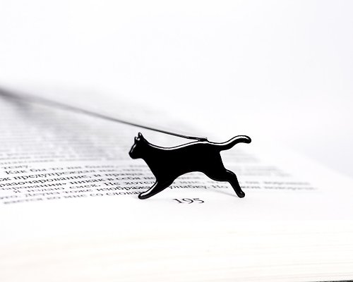 Design Atelier Article Metal Bookmark Running Cat. Small Bookish Gif. Cute Eco Friendly Gift Packaging.
