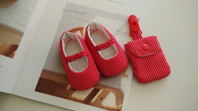 紅底水玉彌月禮物 嬰兒鞋+平安符袋 - 男/女童鞋 - 其他材質 紅色