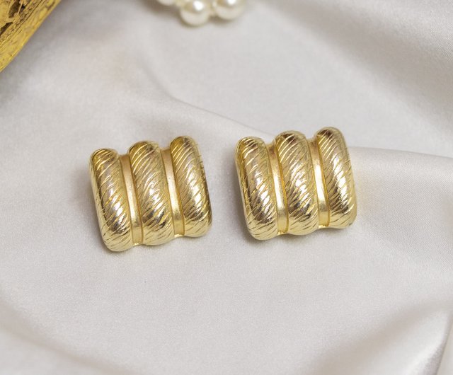 Gucci clip on earrings buy (Vintage)