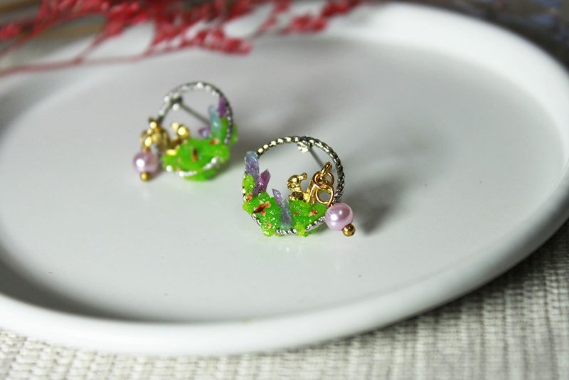 【Earrings】Squirrel Garden Earrings - Earrings & Clip-ons - Other Materials Multicolor