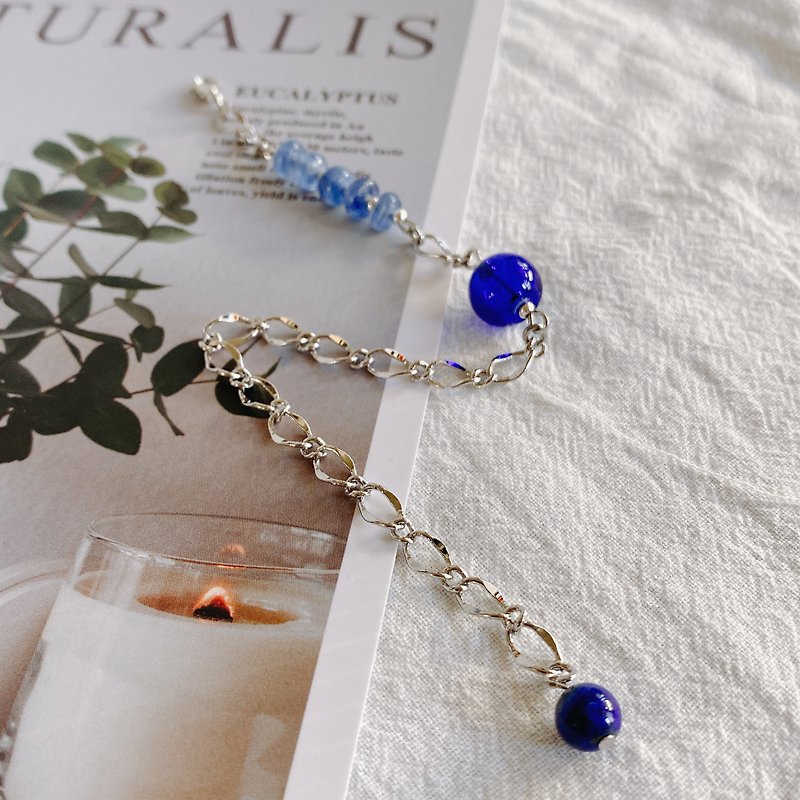[Cinnamonmon] thorough | blue crystal essential oil bracelet - Bracelets - Glass 