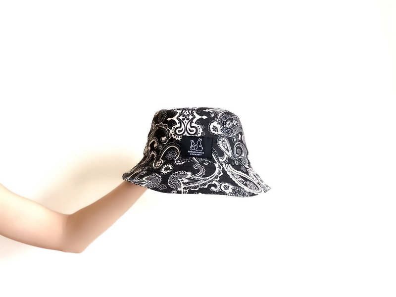 アメーバトーテム黒い帽子 - 帽子 - コットン・麻 ブラック