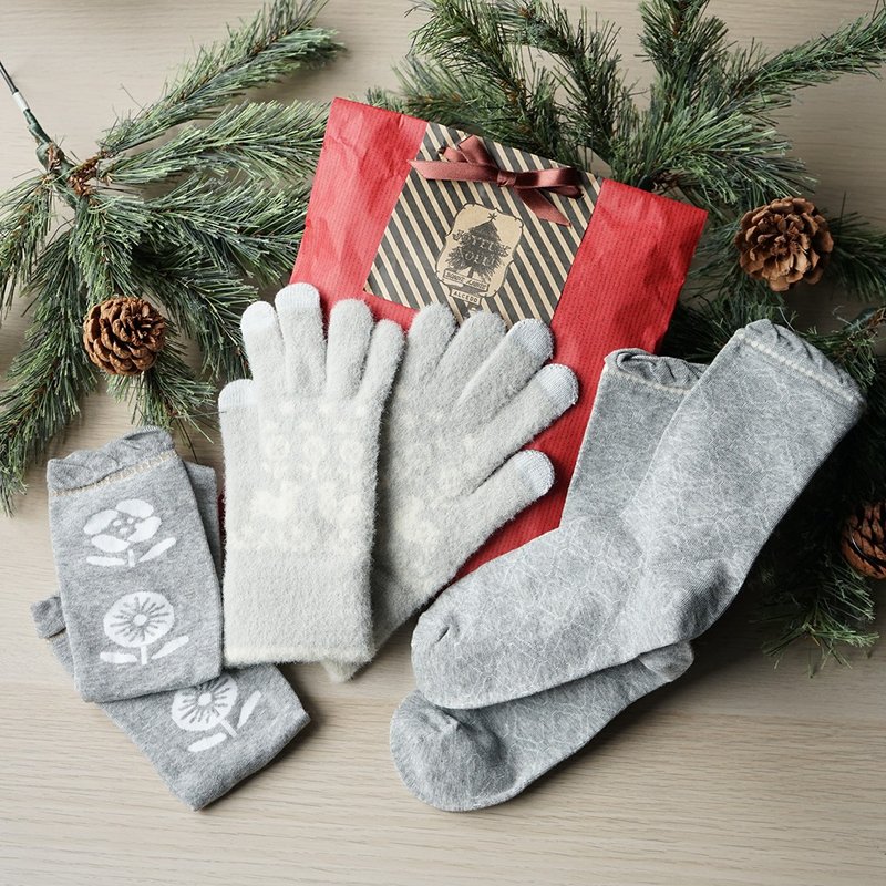 Christmas limited smartphone operation gloves and 2 pairs of socks set - Gloves & Mittens - Nylon Gray