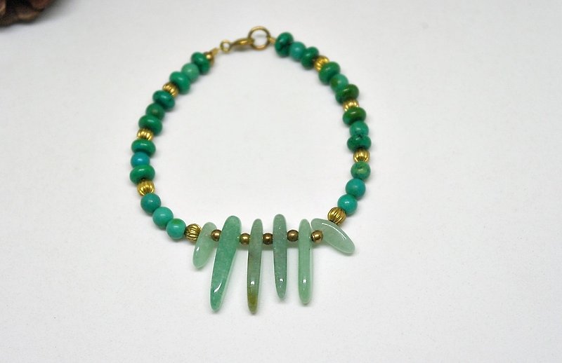 Natural stone x brass buckle bracelet _ green rock / / can be changed into elastic bracelet / / #东菱玉# - สร้อยข้อมือ - เครื่องเพชรพลอย สีเขียว