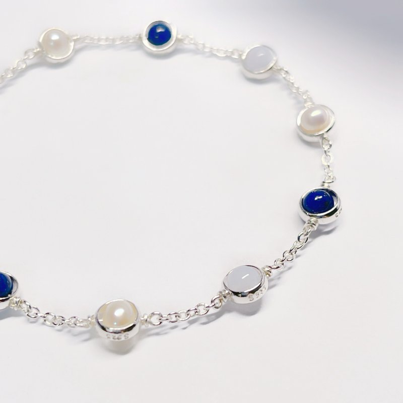 Small dot_lapis lazuli_blue agate_pearl_adjustable sterling silver bracelet - สร้อยข้อมือ - เงินแท้ สีน้ำเงิน