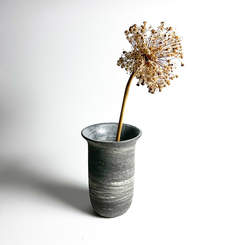 黒と白のマーブル模様のセラミック ストレート花瓶 - 花瓶・植木鉢 - 陶器 ブラック