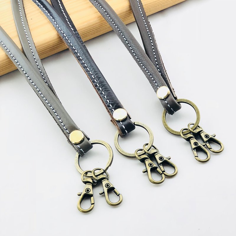 There are styles. Leather neck rope - Identification card / key ring / Easy card - อื่นๆ - หนังแท้ สีนำ้ตาล