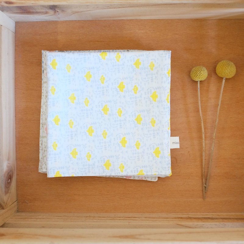Birds of daily life in the forest double cotton yarn towels yellow birds - Handkerchiefs & Pocket Squares - Cotton & Hemp Yellow
