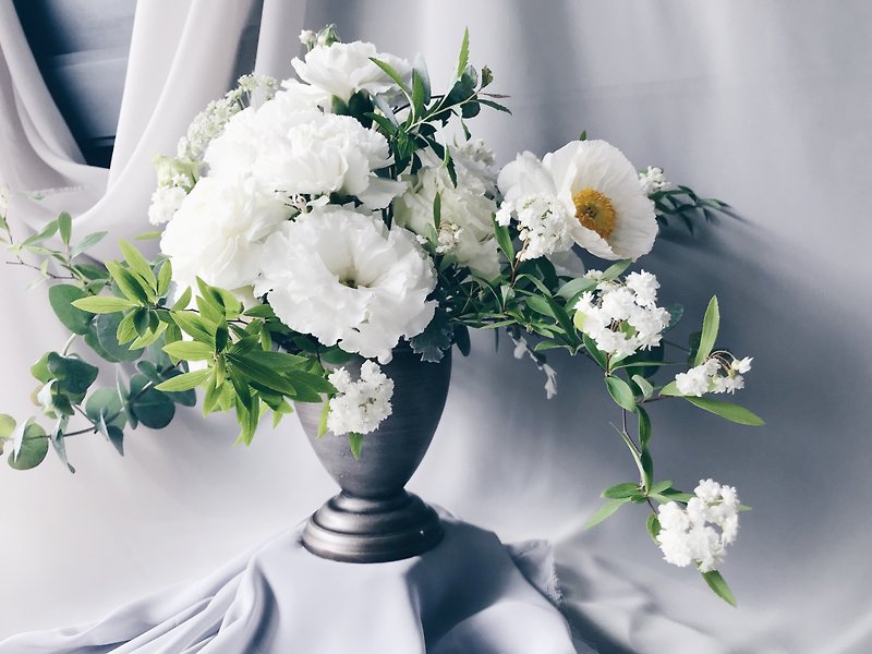 鉢植えの植物相[キング・オブ・ザ・ゴッズ - ゼウス]テーブル花と花アレンジメント・ポット・フラワー・ギフト - 観葉植物 - 寄せ植え・花 ホワイト