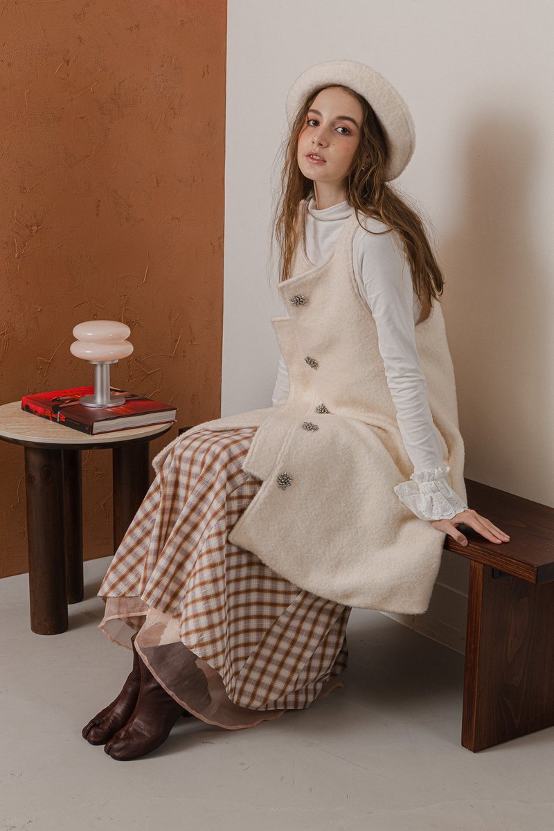 Cashmere Vest Dress Jacket in Oatmeal White - เสื้อแจ็คเก็ต - ขนแกะ ขาว