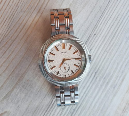 旧ソビエト ゼンマイ置時計2個 ヴィンテージ実働品 レトロポップ ペア