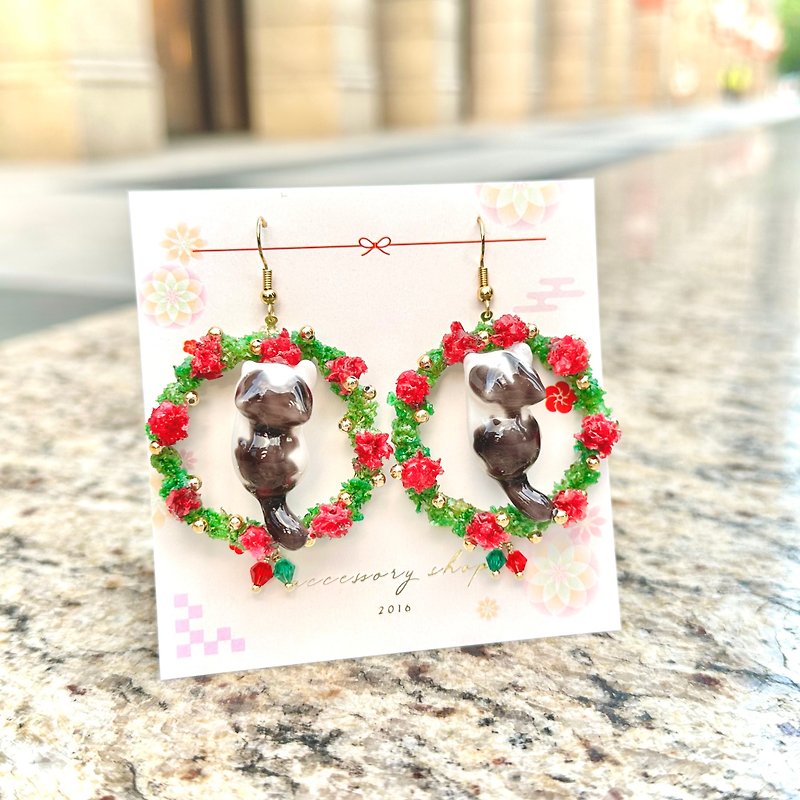 【SGS Safety Certification】Christmas Kitten Wreath (Bernz Cat) - Earrings & Clip-ons - Other Materials Multicolor