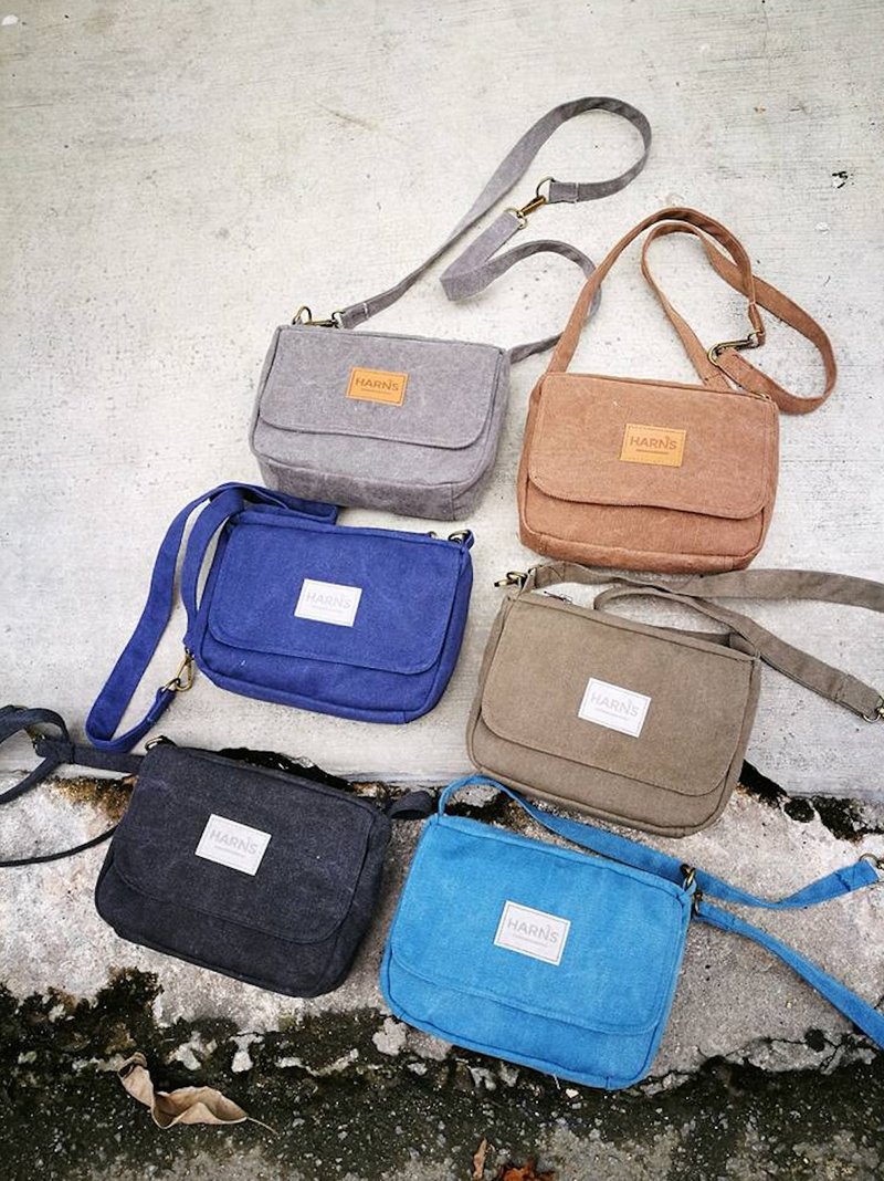 HARNS crossbody bag with two adjustments - กระเป๋าแมสเซนเจอร์ - ผ้าฝ้าย/ผ้าลินิน หลากหลายสี