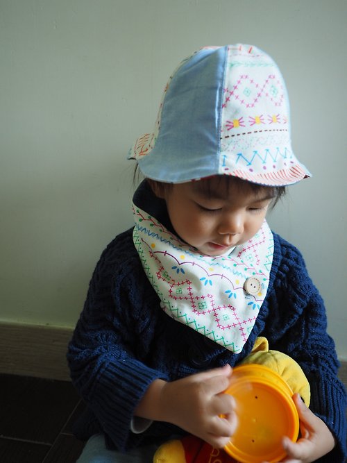 sunflowercorsage 手作雙面粉藍彩色圖案/ 彩色水滴圖案嬰兒小孩帽子及圍巾套裝