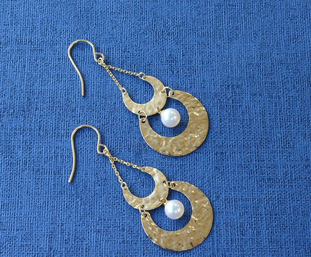 Gold Earrings Made by Japanese Artisans K18 (Au750) Akoya Pearl