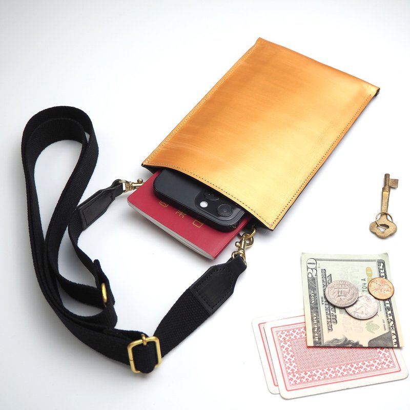 slim smartphone pochette / paint gold - กระเป๋าแมสเซนเจอร์ - หนังแท้ สีทอง