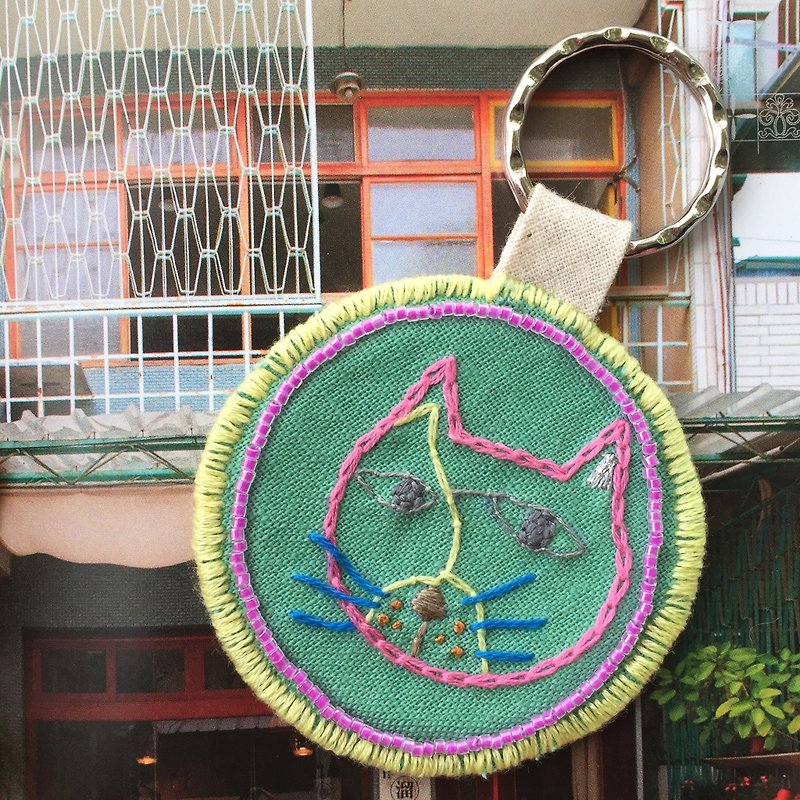 1 point limited key ring / hand embroidery / cat - ที่ห้อยกุญแจ - งานปัก สีเขียว