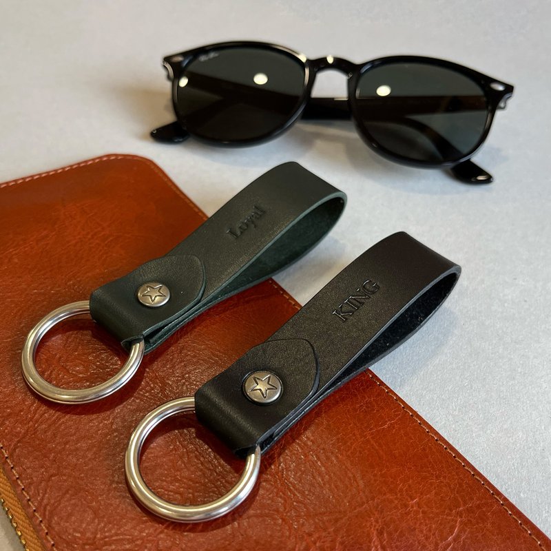 Kingsman 皮革鑰匙圈/吊飾/植鞣革 【客製化刻字】 - 鑰匙圈/鑰匙包 - 真皮 多色