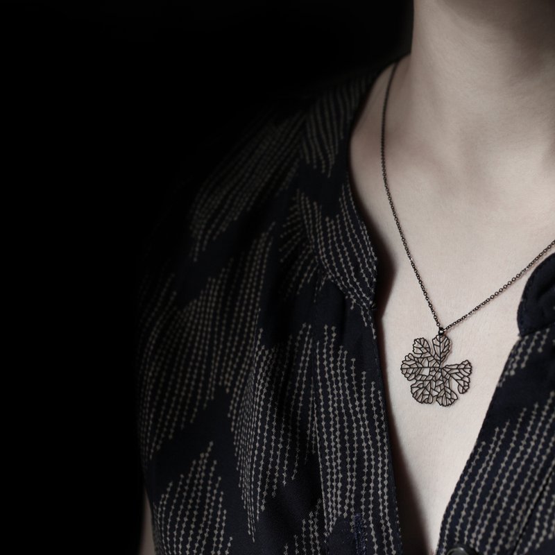 moorigin 葉脈ネックレス S - ネックレス - ステンレススチール ゴールド