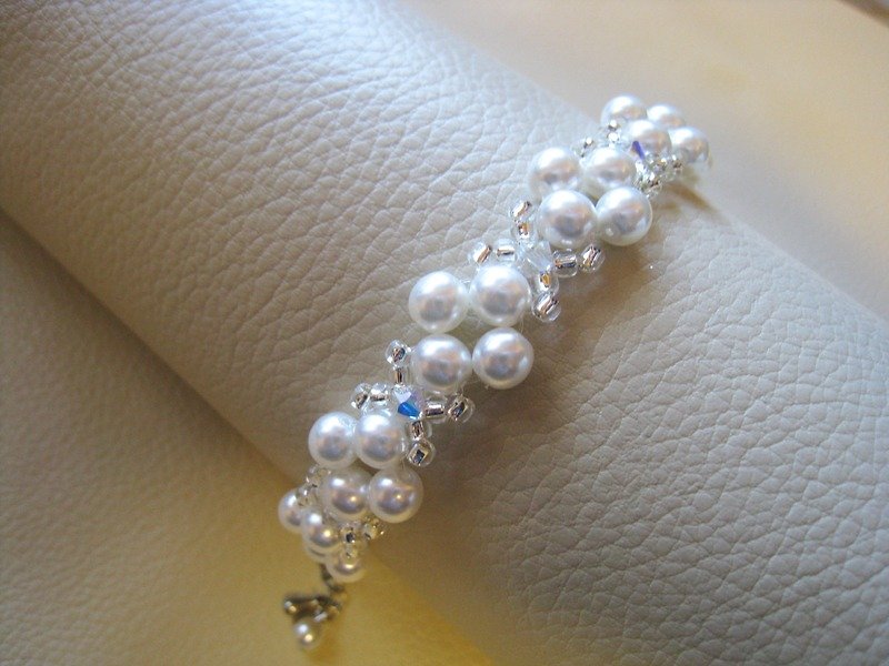 Silky Pearl & Swarovski Crystal Bracelets＜SMA：White＞Bridal* - 手鍊/手環 - 玻璃 白色