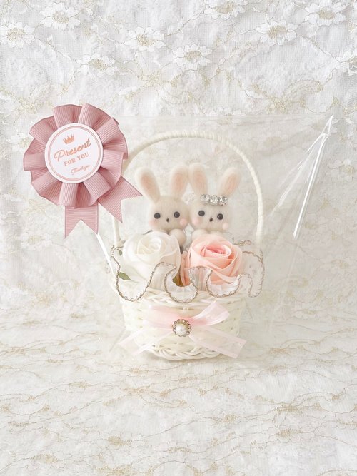 patte-de-lapin 新郎新婦うさぎさんのフラワーバスケット