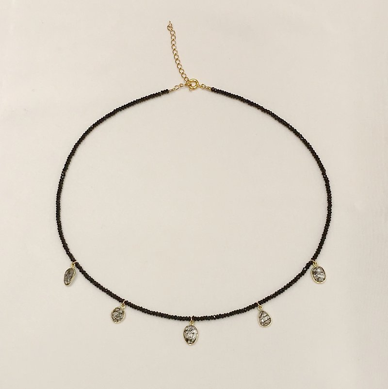 Black choker - Necklaces - Semi-Precious Stones Black