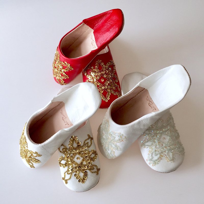 Babouche Slipper / 拖鞋 / beautiful embroidery baboosh 3 feet set - อื่นๆ - หนังแท้ ขาว