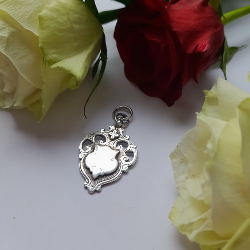 テイラー スウィフトの 1906 年 100 周年を記念したアンティーク