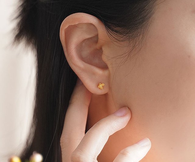 FOREST LETTER 金木犀 スタッドピアス 18Kゴールド - ショップ