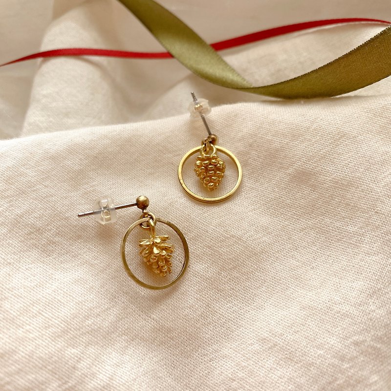 小金松-松果黃銅耳環-可改夾 - 耳環/耳夾 - 銅/黃銅 金色