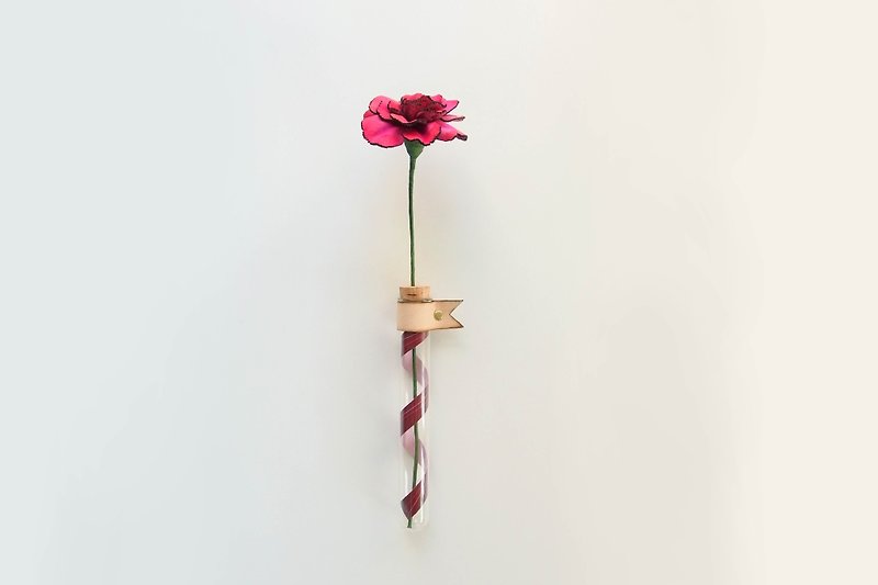 Wonder-Carnation Leather Flower Hanging Bunch - Han Honghua - ของวางตกแต่ง - หนังแท้ สีแดง
