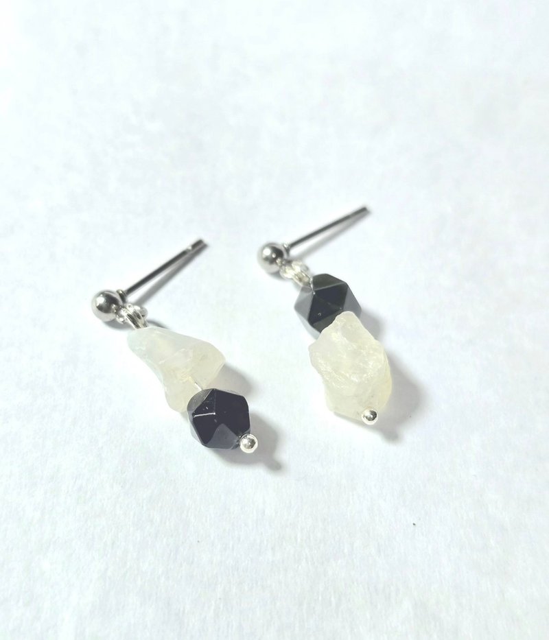 amber. Tai Chi Sea Washed White Chalcedony Obsidian Ear Acupuncture - Earrings & Clip-ons - Jade White