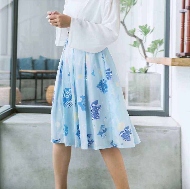 風之藍圖 插畫印花及膝裙 水彩渲染 新竹城市印象 - 裙子/長裙 - 其他人造纖維 藍色