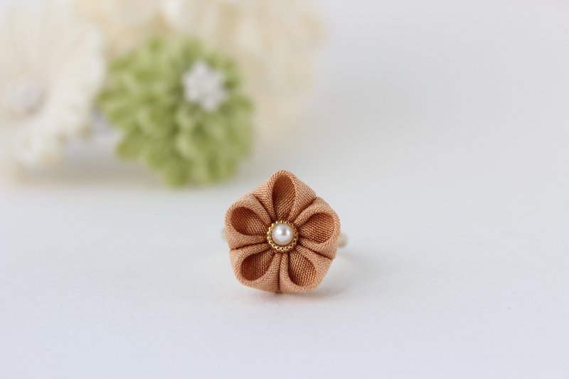 kanzashi flower ring beige